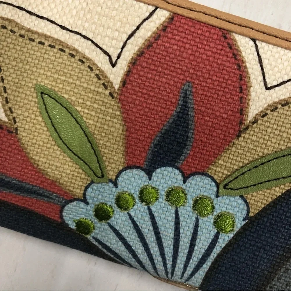 RELIC WALLET canvas Material With Embroidered Flower‎ Inside Card Slots EUC